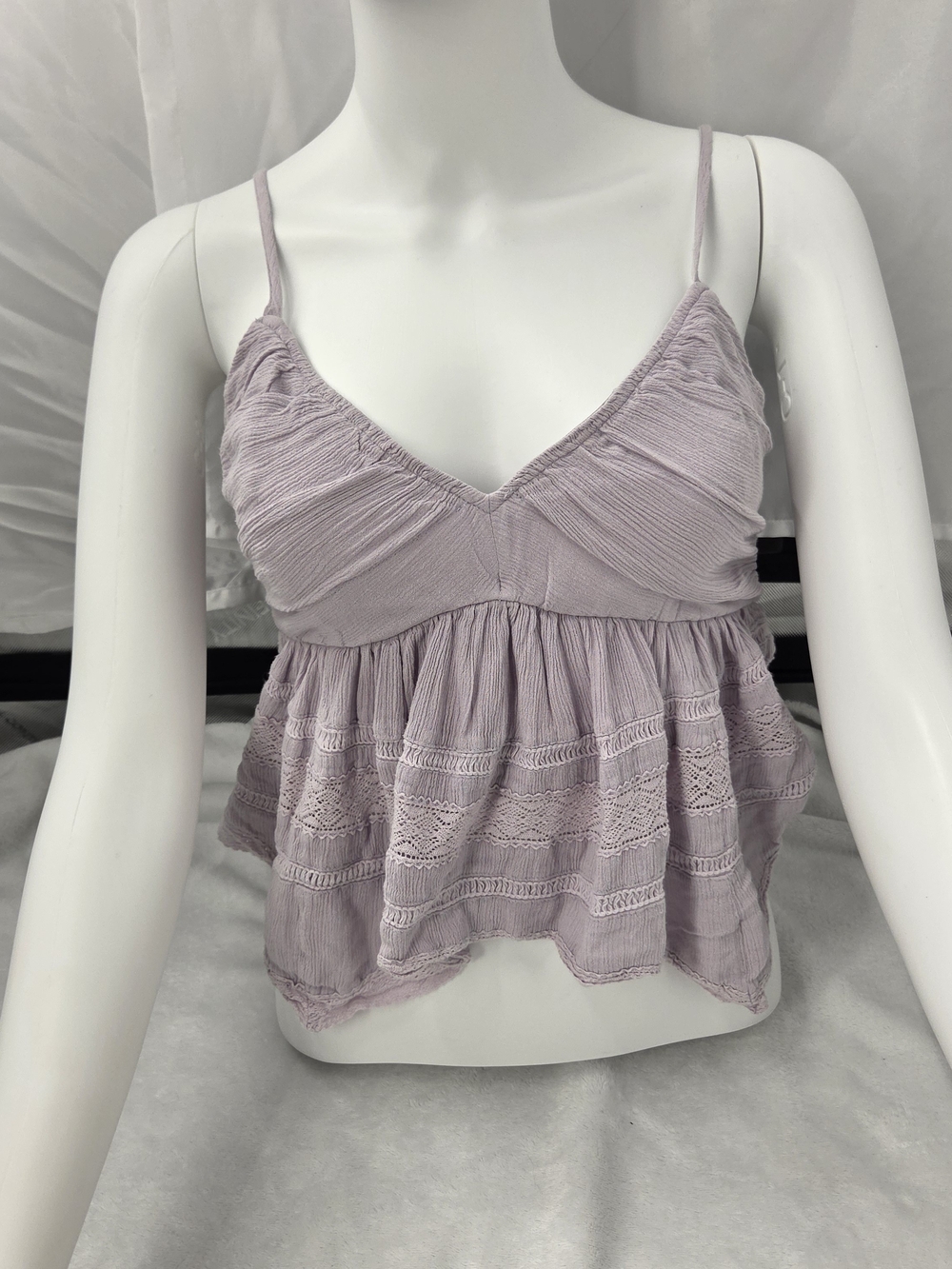Hollister Boho Coquette Lace Trim Babydoll Camisole Ruffle Peplum Crop Top Tank